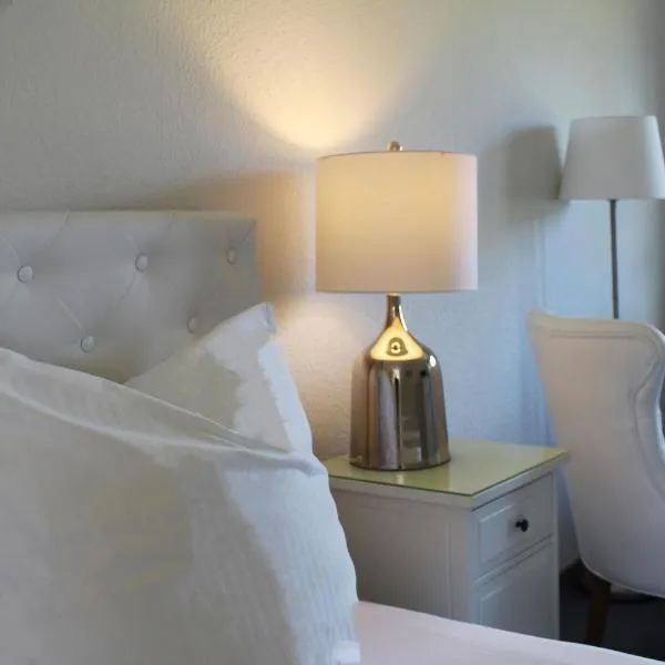 福克斯伯格膳食公寓酒店，位于巴特多布兰的酒店