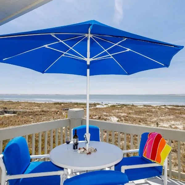 1314 Pelican Watch - Seabrook Island - Beachfront 5 Star Condo - Fido Friendly，位于西布鲁克岛的酒店