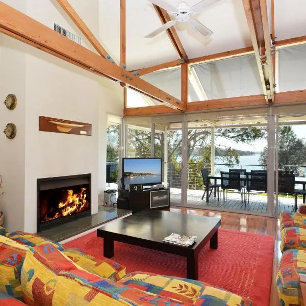 Lake Macquaries' Edgewater Escape at Morisset Memories，位于Morisset的酒店