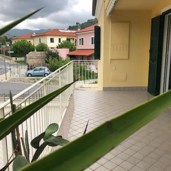 APPARTAMENTO ELISA，位于切尔沃的酒店
