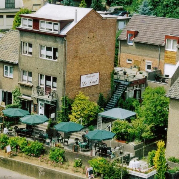 达尔膳食公寓住宿加早餐旅馆，位于法尔肯堡的酒店