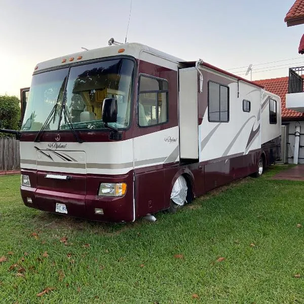Remodeled and Comfortable RV - FREE PARKING，位于迈阿密的酒店