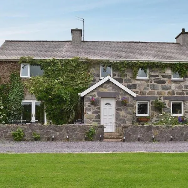 Carreg Y Garth Isaf - Hot Tub Nr Zip World，位于班戈的酒店