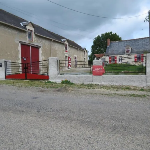 Lalot gîte，位于Oulches的酒店