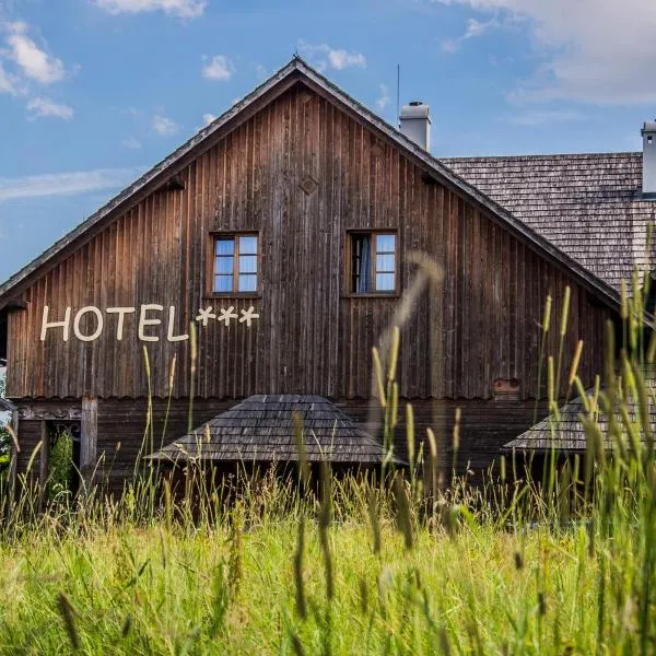 Karczma Regionalna Hotel GOŚCINNA CHATA，位于Sękowa的酒店