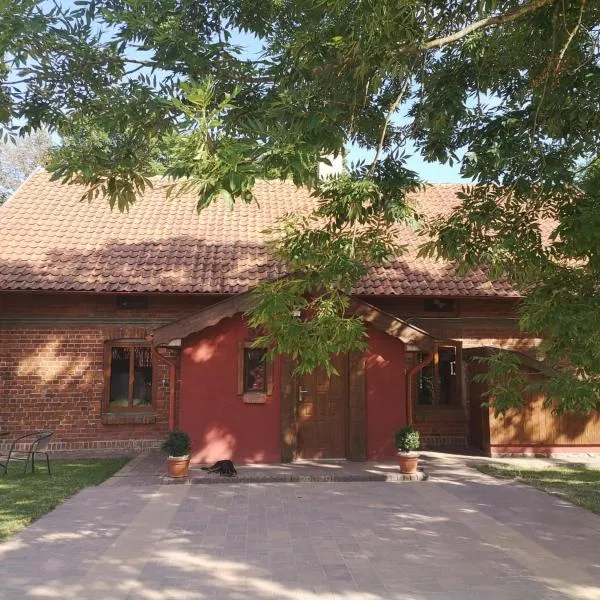 Gospodarstwo Agroturystyczne "Dom na kolonii"，位于Czarna Wieś的酒店