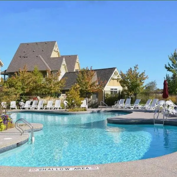 Great Location, Pool, Blue Mountain 2 BDRM Dream，位于蓝山的酒店