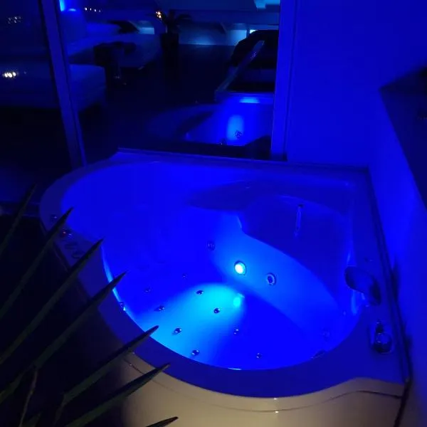 Jacuzzi Penthouse Apartment，位于马图利的酒店