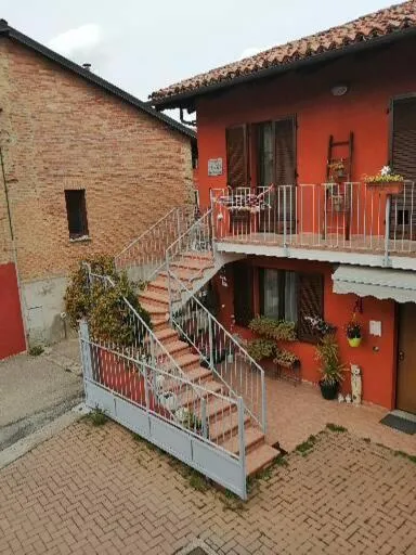 Casa Carolina,位于Castellinaldo的酒店