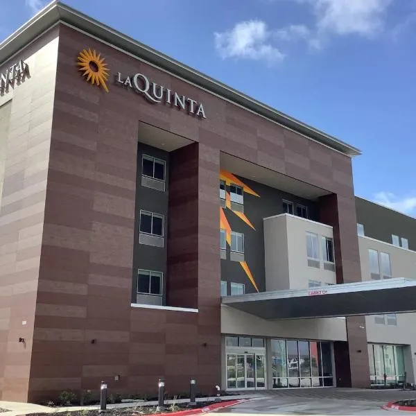 La Quinta Inn & Suites by Wyndham Corpus Christi Southeast，位于科珀斯克里斯蒂的酒店