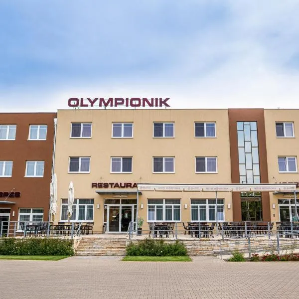 奥林匹尼克酒店，位于Obříství的酒店