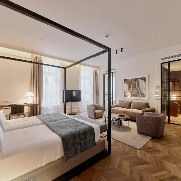 Kozmo Hotel Suites & Spa - Small Luxury Hotels of the World，位于布达佩斯的酒店