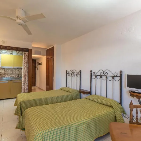 APARTAMENTOS CHINASOL (OFERTAS)，位于阿尔姆尼卡的酒店