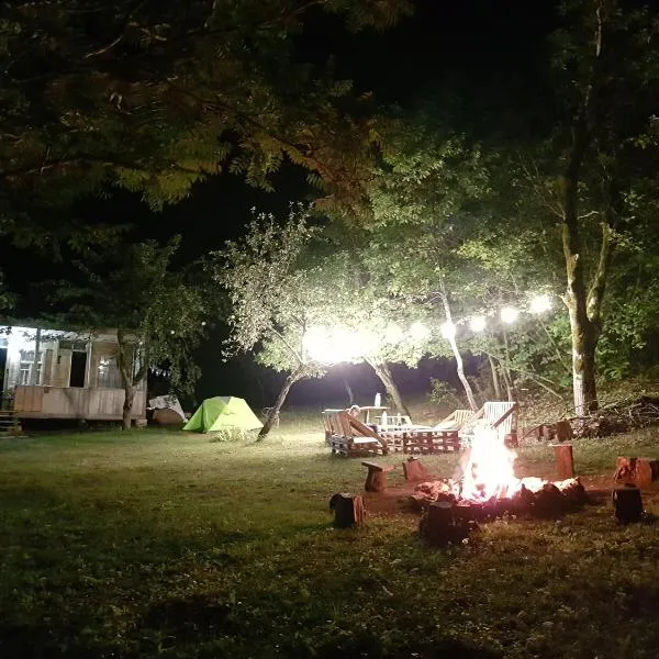 Sveri Adventure Camp,位于Chiatʼura的酒店