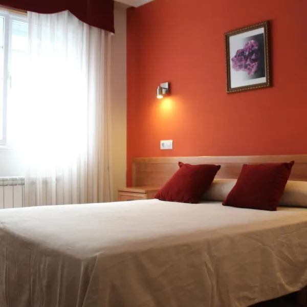 Hotel Rego Foz，位于Cangas de Foz的酒店