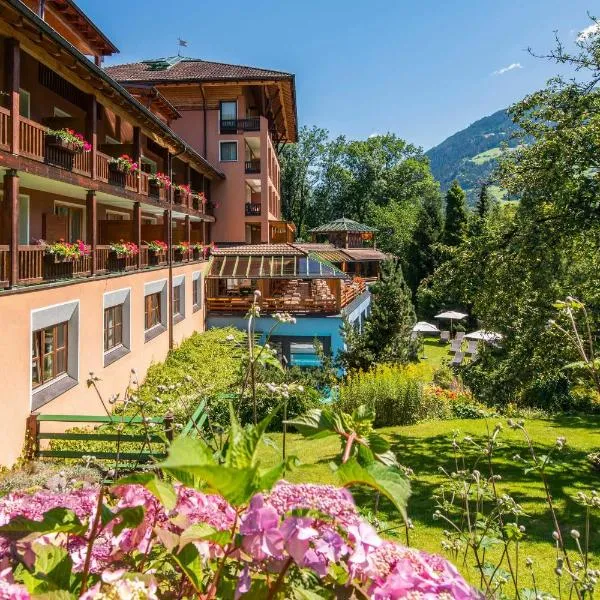 Geniesserhotel Montafoner Hof，位于查贡斯的酒店