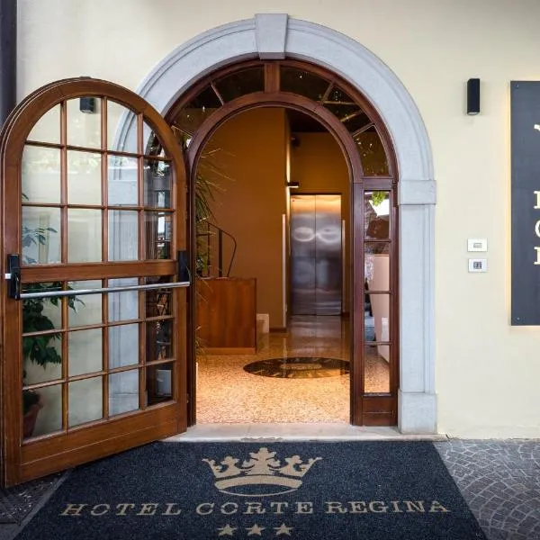 科特蕾佳娜酒店，位于西尔米奥奈的酒店