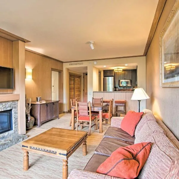Condo w/ Outdoor Heated Pool + Hot Tub Access!，位于克利埃勒姆的酒店