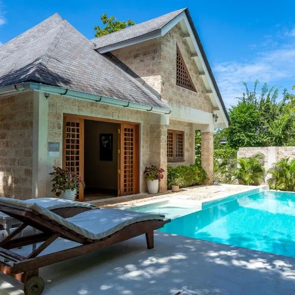 private pool cottage diani beach，位于迪亚尼海滩的酒店