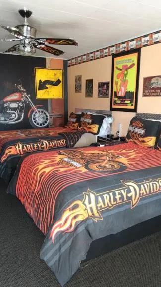 Galaxy of Harley Bikers Between Bryce and Zion，位于达克科里克村的酒店
