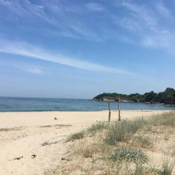 SEA CARAVAN ON THE BEACH，位于辛尼莫雷特的酒店