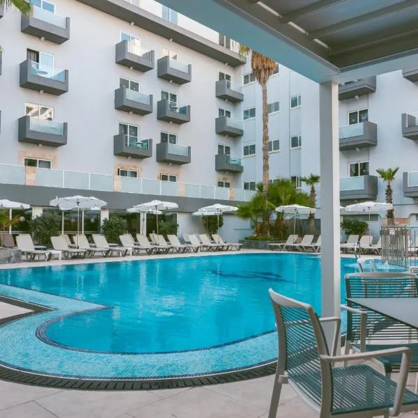 Bora Bora Ibiza Malta Resort - Music Hotel - Adults Only 18 plus，位于圣保罗湾城的酒店