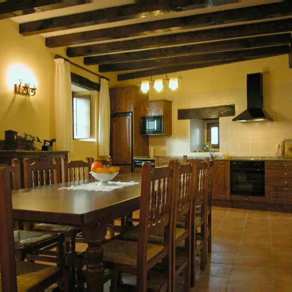 casa rural JUANSERENA，位于Arbizu的酒店