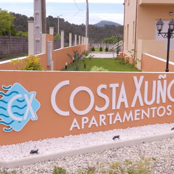 APARTAMENTOS COSTA XUÑO，位于Teira的酒店