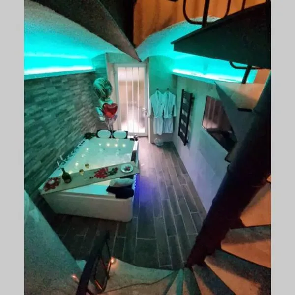 Arty room JACCUZI & SPA CENTRE VILLE HAUT DE GAMME，位于米卢斯的酒店