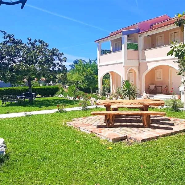 Relax Studios Corfu，位于罗达的酒店