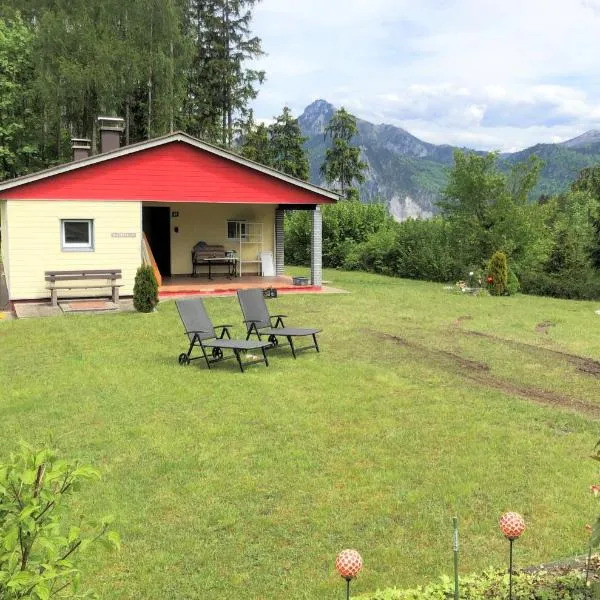 Ferienhaus am Traunsee mit Bergsicht，位于Pinsdorf的酒店