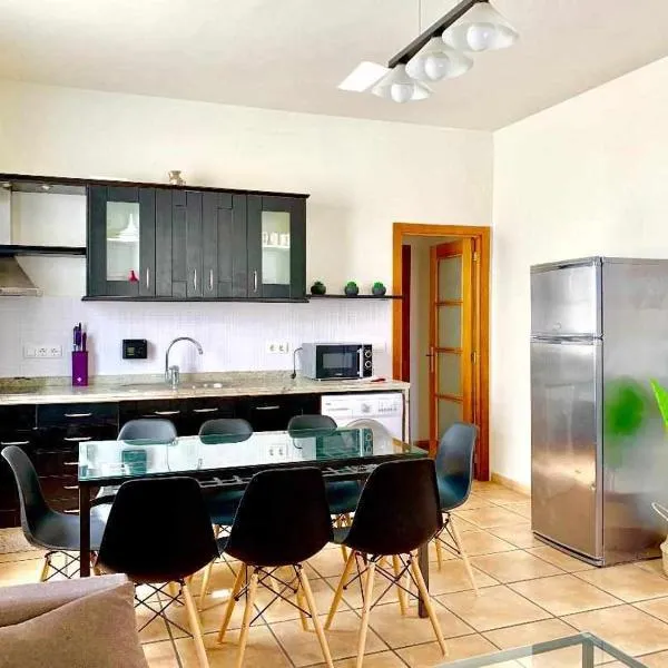 Wellness - playa y piscina climatizada，位于塔里法的酒店