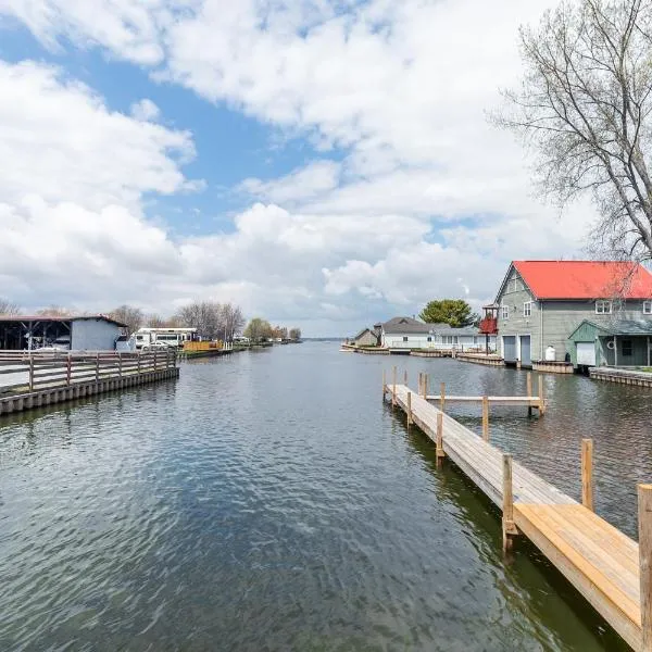 Bayside Cottage Rentals，位于Port Rowan的酒店