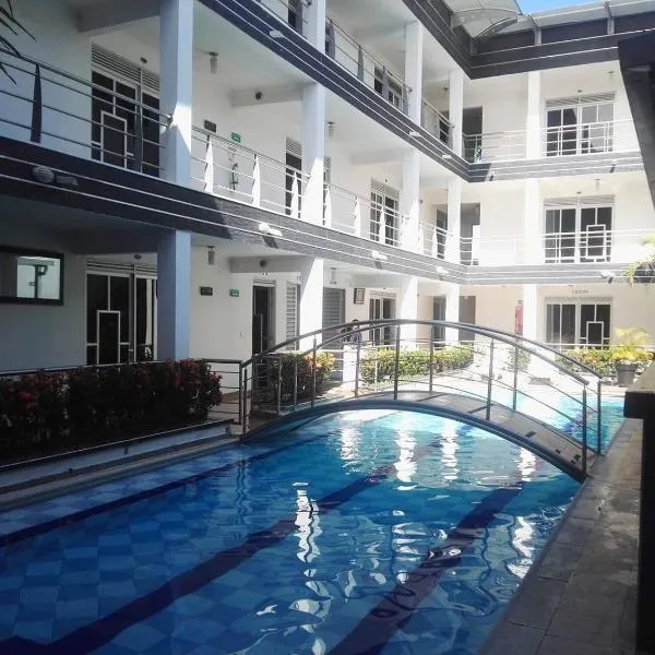 Confort Plaza Hotel，位于Granja Campo Alegre的酒店