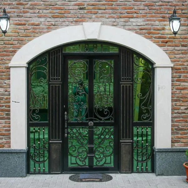 Hotel Pushkin II/1a，位于库塔伊西的酒店