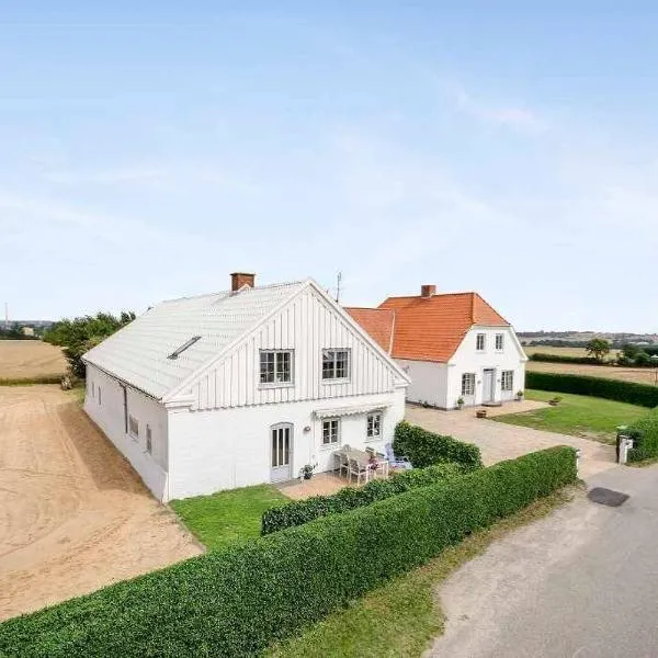 Big house in the countryside near UNESCO city，位于克里斯蒂安斯费尔德的酒店