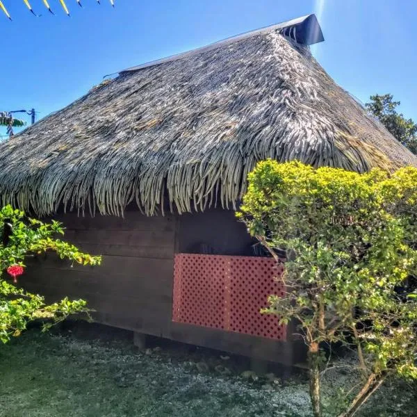 HUAHINE - Bungalow Pitate，位于法勒的酒店