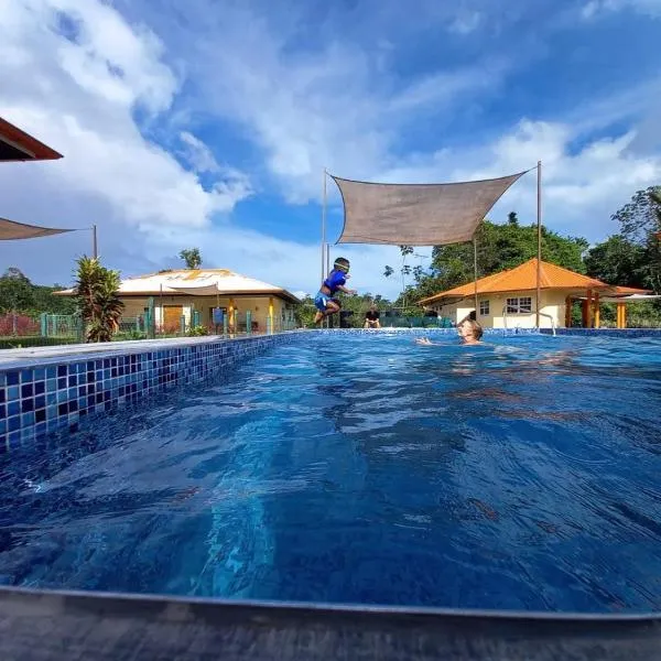 Surinat Luxury Resort，位于Boxel的酒店