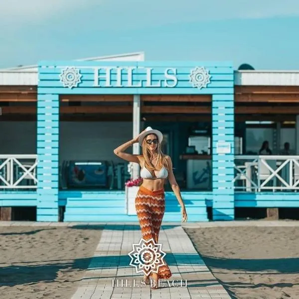 HILLS RESORT Beach, Bungalows and Bar - Velika Plaza Ulcinj，位于乌尔齐尼的酒店