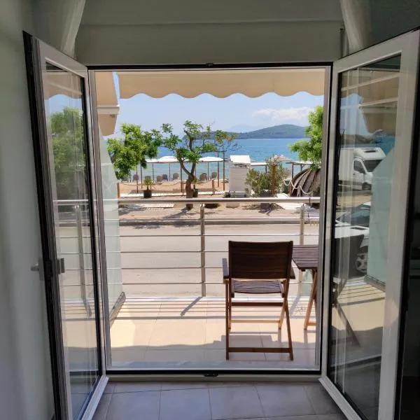 Sea View Apartments Nikos，位于伊拉克里萨的酒店