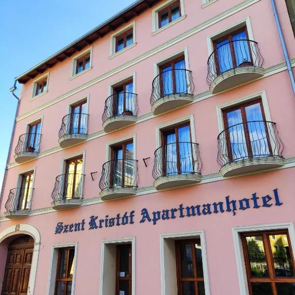Szent Kristóf Apartmanhotel，位于佐洛埃格塞格的酒店