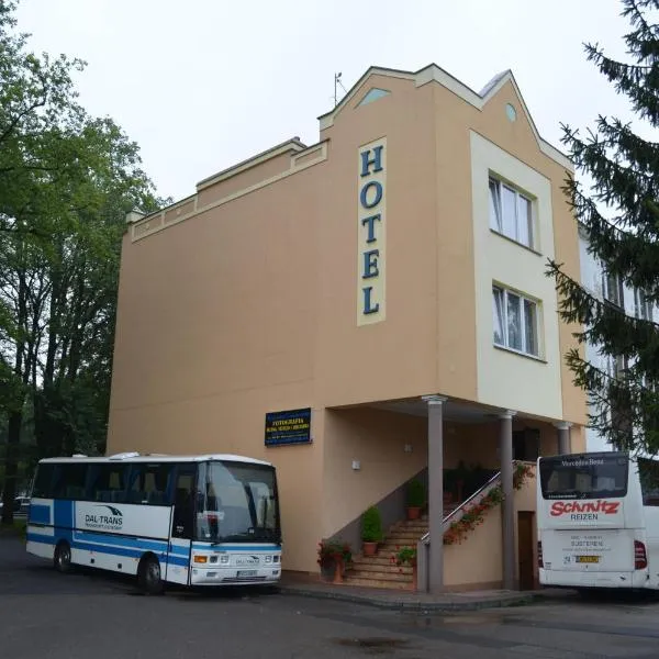 Hotel Olimp，位于Męcikał的酒店