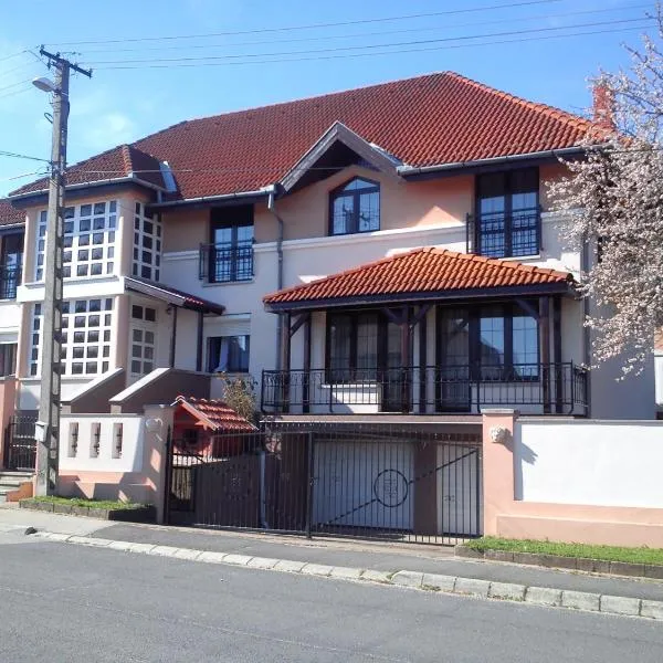 Villa Szófia，位于希欧福克的酒店