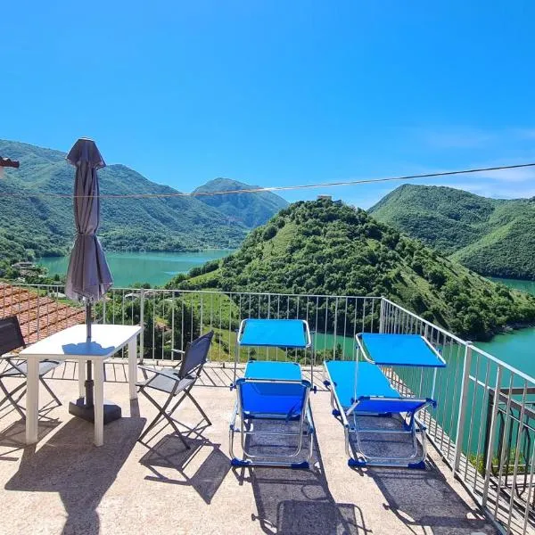 Amazing Lake View，位于Orvinio的酒店