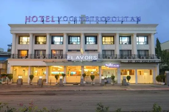 瑜珈大都会酒店，位于Koparpāda的酒店