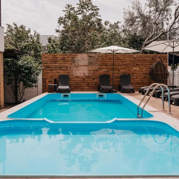 Villa "White Pearl" Zatoka，位于扎托卡的酒店