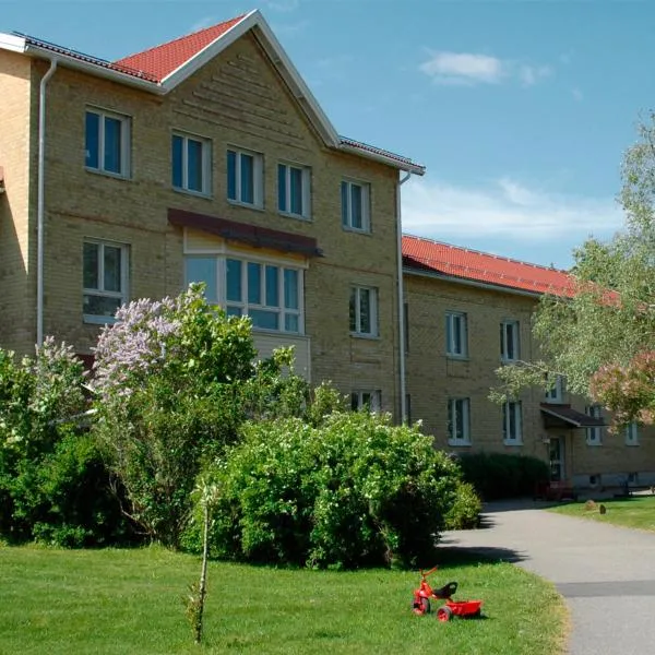 Härnösands folkhögskolas Bed & Breakfast，位于Rö的酒店
