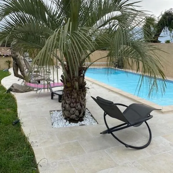 Villa SPA Piscine : entre mer et montagne，位于Seynes的酒店