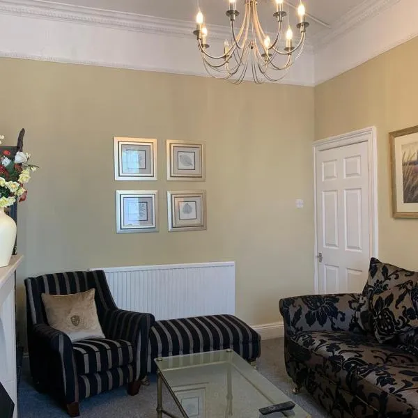 13 Hooton Cottage 3 Bed，位于Kilnhurst的酒店
