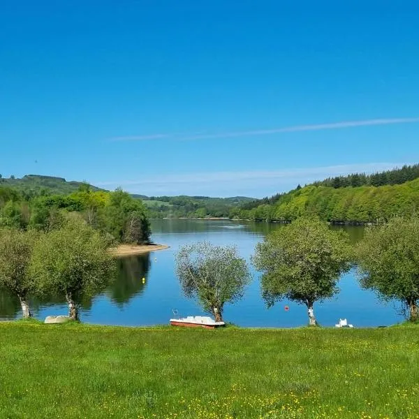 Les Tables Aux Vaches - Maison d'Hôtes - Table d'Hôtes sous conditions，位于Fraisse-sur-Agout的酒店